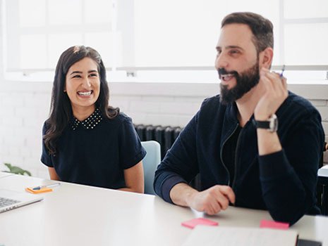 KAF SERVICE Finance Team bei einer Besprechung